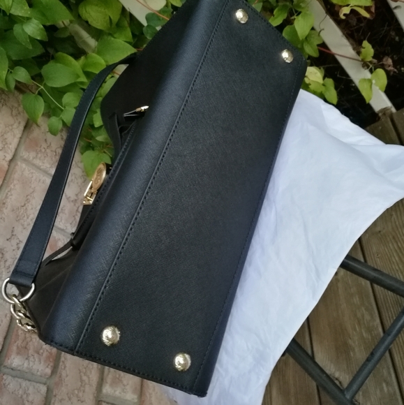 SOLD MK Large Hamilton Saffiano Leather Tote - Picture 7 of 16